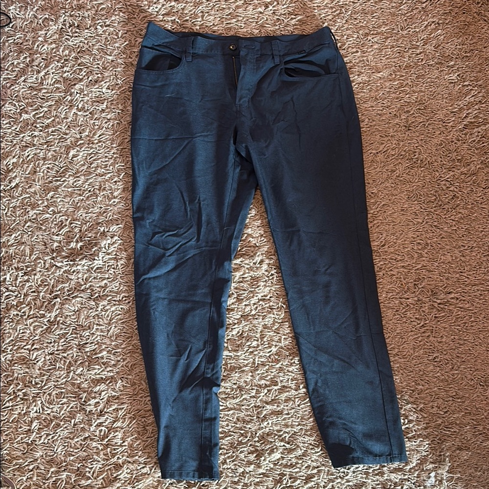 Men’s Travis Mathew golf pants